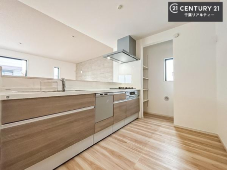 �L�b�`�� ���[�X�y�[�X���L�x�ŁA�����X�y�[�X���X�b�L���ƕЕt���Ђ�`�����p�ł��܂��I
���K�ɍ�Ƃ��ł��܂��I�����̗���������܂��I