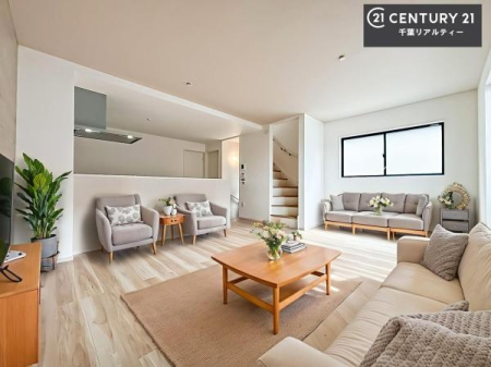 ���r���O �y�Ƌ��CG�p�[�X�ł��z�傫�ȑ����炽���Ղ�̗z���������閾�邢�Q�K���r���O�B�J�����̂��郊�r���O�ŉƑ��c���̂��났�̎��Ԃ��߂����܂��B