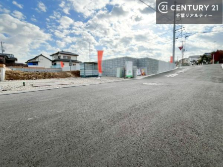 �O�ʓ��H�܂ތ��n�ʐ^ ���ӊ���A���q�l�̂���]�ɍ������������ꏏ�ɂ��ē���v���܂��B�Z��[���A�h�o�C�U�[�ɂ�邲���k������܂��B���Ђ͂��₢���킹�ɑ��Ή����܂��I���҂������܂���I