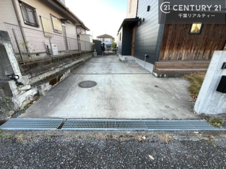 ���ԏ� ���ԃX�y�[�X��2�䕪����܂��I�Z�J���h�J�[�͂������A�o�C�N�⎩�]�ԂȂǂ��u���ꏊ�ɍ���܂���B