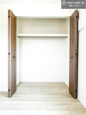 �����\�z�}(����) �����Ղ�̎��[�X�y�[�X�ŁA��炵���������萮���Z�܂��B�Ƒ��̉ו������ꂢ�ɕЕt���A���������K�ɉ߂����܂��B�i���d�l�j