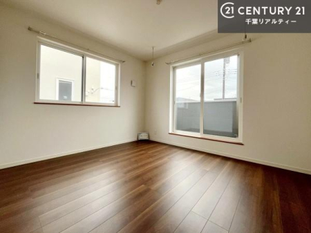 �Q�� �傫�ȑ����炽���Ղ��������A���̖ڊo�߂����K�Ȗ��邳�B���悢�J������������������������͋C�ŁA�������Ƃ���������ԂƂ��ĐQ���ɍœK�ł��B