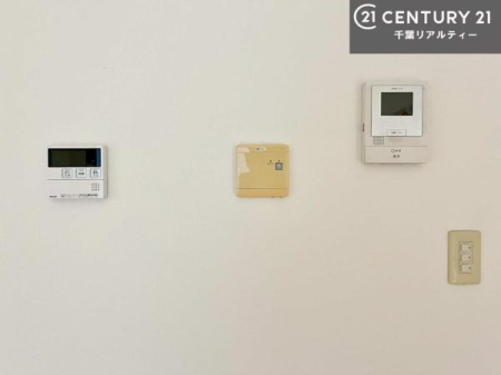 ���̑� TV���j�^�[�t���C���^�[�z���ł��q�l�̂�����Ԓ��Ȃǂ����S�ł��ˁB
�{�^���ЂƂł����C�̏������ƂƂ̂��I�I�[�g�o�X���B