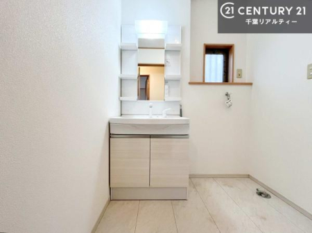 ���ʑ�E���ʏ� �g�Ȃ�𐮂�����ʏ��́A���������厖�ł��I������̐������̂��镵�͋C�����o�I�C�����悭���g�����������܂��B�L�X�����X�y�[�X���������ł��ˁI
