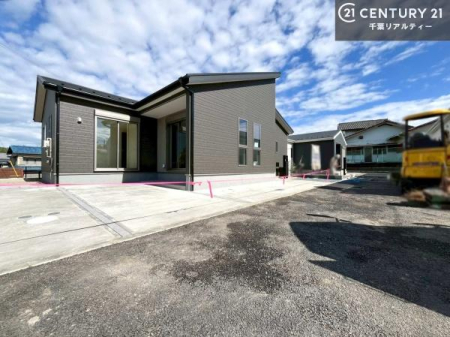 �O�ʓ��H�܂ތ��n�ʐ^ ���낢��Ȃ���]���������܂�����A���q�l�̂��v�]���ǂ��ǂ������������������B
���Ђ̐��X�^�b�t���������������܂��I