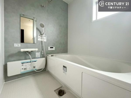 ���� �������������l�̕��͋C�̃o�X���[���́A�����o�Ă��ăo�X�^�C�����[���I
���d���撣���Ă��邲�J���ɂ��D�݂̓����̓����܂����āA�y����ł݂Ă͂������ł��傤���H