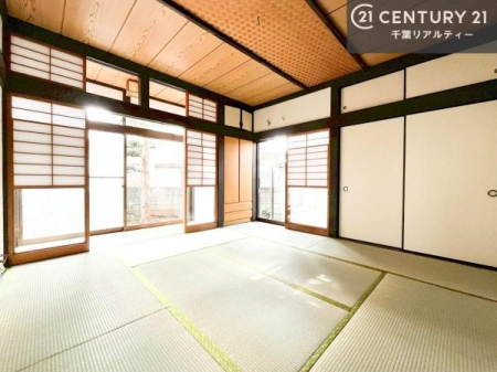 �Q�� �傫�ȑ����炽���Ղ��������A���̖ڊo�߂����K�Ȗ��邳�B���悢�J������������������������͋C�ŁA�������Ƃ���������ԂƂ��ĐQ���ɍœK�ł��B