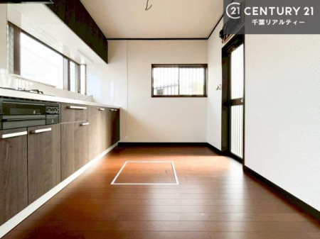 �L�b�`�� ��Ƃ肠�钲���X�y�[�X�ō�Ƃ����₷�����K�ȃL�b�`���ł��I
���q�l�ƈꏏ�ɂ��َq������y���߂�L�X�X�y�[�X�ł��B�y�����������ԂɂȂ肻���ł��ˁI