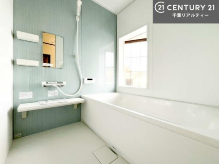 ���� ������Ƃ����������̂���o�X���[���I���K�ȃo�X�^�C��������܂��I
1���̔�����������Ɩ����Ă����f�G�ȃ����N�[�[�V������ԂɂȂ肻���ł��ˁB