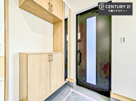 ���� �V���[�Y�{�b�N�X�t���Ȃ̂ŁA���ւ��Еt�����|�������₷���ł��I
�X�b�L���������ւŌ˂��J�����u�ԁA�������̂���S�n������Ԃ��o�}���Ă���܂��B