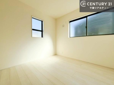 �m�� �V���v���Ƀf�U�C������Ă��邽�߁A�Ƌ��I�т܂���I
���C�ɓ���̉Ƌ��u���Ă��낰���Ԃ���邱�Ƃ��ł��܂��B