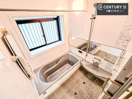 ���� �������������l�̕��͋C�̃o�X���[���́A�����o�Ă��ăo�X�^�C�����[���I
���d���撣���Ă��邲�J���ɂ��D�݂̓����̓����܂����āA�y����ł݂Ă͂������ł��傤���H