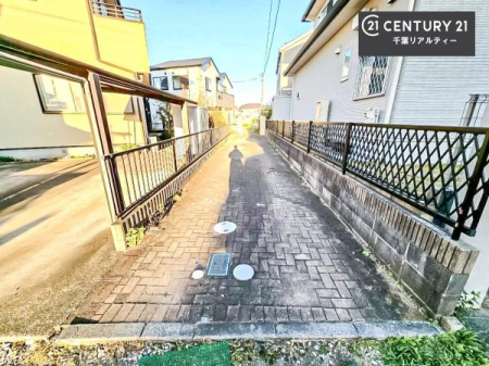 ���ԏ� ���ԃX�y�[�X��3�䕪����܂��I�Z�J���h�J�[�͂������A�o�C�N�⎩�]�ԂȂǂ��u���ꏊ�ɍ���܂���B