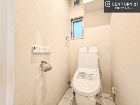 �g�C�� �������֍��ɂ��A�~��͕֍����g�����ł���̂ŗ₽���֍��ɍ��炸�ɍςފ������d�l�ł��I�V���v���ȃJ���[����Ƃ��Ă���̂ŁA������ꂪ���₷���ł��B