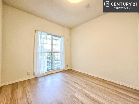 �Q�� �D���������������ޗm���́A���̖ڊo�߂��C�������ǂ������ł��ˁB���������Ԃ��������Ɖ߂������Ƃ��ł��܂��B�D�����F�����̃t���[�����O���ǂ�ȉƋ�ɂ��}�b�`���܂��I