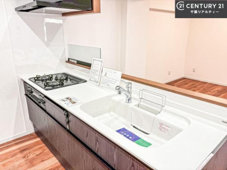 �L�b�`�� ��l�C�̑Ζʎ��V�X�e���L�b�`�����̗p���Ă��܂��I���Ƒ��̃R�~���j�P�[�V���������R�Ƒ�����݌v�ł��B
���q�l�ɂ��ڂ��͂��̂Ŋ������ł��ˁB���[�͂�����܂��I