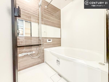 ���� �������������l�̕��͋C�̃o�X���[���́A�����o�Ă��ăo�X�^�C�����[���I
���d���撣���Ă��邲�J���ɂ��D�݂̓����̓����܂����āA�y����ł݂Ă͂������ł��傤���H
