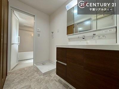 ���ʑ�E���ʏ� �O�ʋ��d�l�̐��ʏ��́A�g�����Ȃ݂����₷������I���͎��[�ɂȂ��Ă��܂��B�h���C���[�₨���ϓ����Еt������̂Ő��ʑ������X�b�L���ƌ����邱�Ƃ��o���܂��I