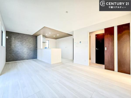 ���r���O �J�����̂���L�XLDK�I�\�t�@�[��_�C�j���O�e�[�u����u���Ă������ɂȂ�Ȃ��̂ŉ��K�ɉ߂����܂��I�R�~���j�P�[�V���������₷�����r���O�ł��I