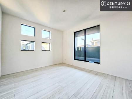 �m�� �o���R�j�[�ɖʂ��Ă���m���ł��B���邭�����肪����A���C����������ł��܂��I���N���āA�O�ɏo�Ĕw�L�т����[�ċz�����ǂ������}������邱�Ƃ��ł��܂��B