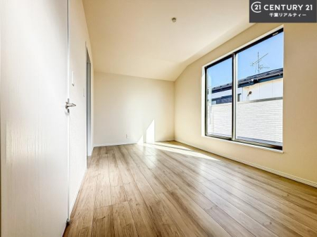 �m�� �o���R�j�[�ɖʂ��Ă���m���ł��B���邭�����肪����A���C����������ł��܂��I���N���āA�O�ɏo�Ĕw�L�т����[�ċz�����ǂ������}������邱�Ƃ��ł��܂��B