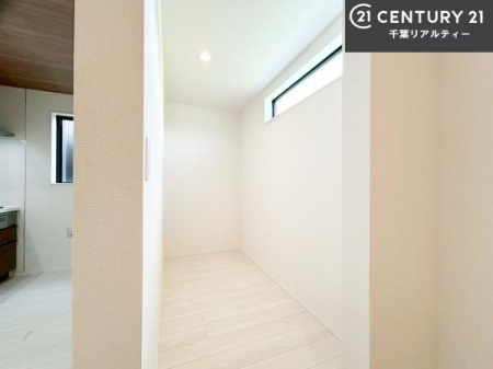 ���[ �y���d�l�z�L�b�`���w�ʂɍL�X���[�I����~�߂����o�����o�����Ƃ����₷�����K�ȓ����ł��I��ۂ悭���������Ė������肻���ł��ˁI