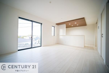 ���r���O �y���d�l�z�S�n�ǂ����r���O�͉Ƒ������R�ƏW�܂�܂��B�Ƒ��c�R�̎��Ԃ����������ł��B���Ƒ��ƁA����w�[���������Ԃ��߂��������ł��ˁB���邭�J���I�ȋ�Ԃł��B