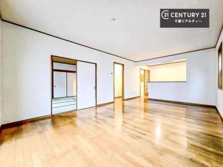 ���r���O �D�����z���܂肪���r���O����ł���ċ��S�n�̗ǂ���Ԃ����o���Ă���܂��I
���났�̎��Ԃ��߂����܂��I