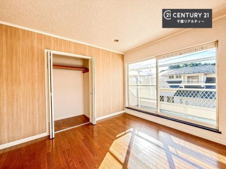 �Q�� �o���R�j�[�ɖʂ��Ă���m���ł��B���邭�����肪����A���C����������ł��܂��I���N���āA�O�ɏo�Ĕw�L�т����[�ċz�����ǂ������}������邱�Ƃ��ł��܂��B