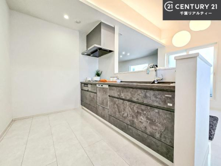 �L�b�`�� ��Ƃ����₷���V�X�e���L�b�`���ł��I���[����������t���Ă���̂ŁA�����X�y�[�X�ɕ���u���Ȃ��čςނ̂ŁA�L�X�g���āA���K�ɍ�Ƃ��ł��܂��I