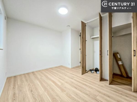 �m�� ���[�X�y�[�X�����Ă��܂��I�������X�b�L�����ڂ��鎖���ł��܂��ˁB
�Ƌ��I�΂Ȃ��V���v���ȃf�U�C���ׁ̈A�Ƌ��I�΂����C�ɓ���̋�ԍ�肪�ł������ł��ˁB