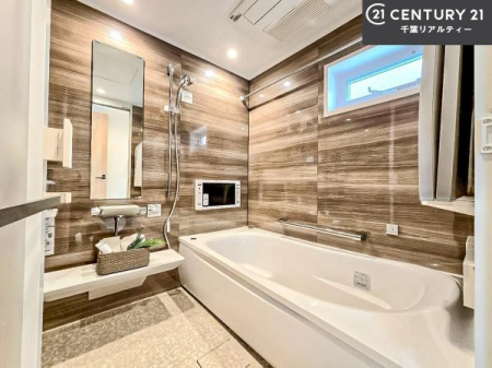 ���� �������������l�̕��͋C�̃o�X���[���́A�����o�Ă��ăo�X�^�C�����[���I
���d���撣���Ă��邲�J���ɂ��D�݂̓����̓����܂����āA�y����ł݂Ă͂������ł��傤���H