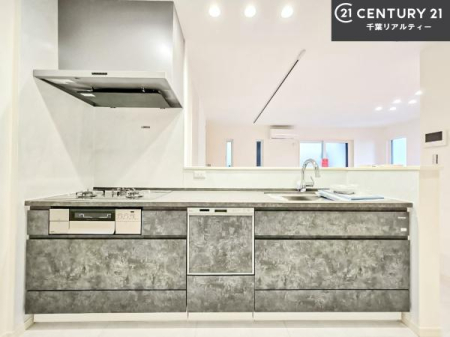 �L�b�`�� ��Ƃ����₷���V�X�e���L�b�`���ł��I���[����������t���Ă���̂ŁA�����X�y�[�X�ɕ���u���Ȃ��čςނ̂ŁA�L�X�g���āA���K�ɍ�Ƃ��ł��܂��I