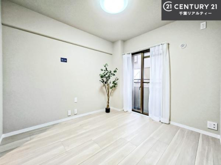 �m�� �o���R�j�[�ɖʂ��Ă���m���ł��B���邭�����肪����A���C����������ł��܂��I���N���āA�O�ɏo�Ĕw�L�т����[�ċz�����ǂ������}������邱�Ƃ��o�������ł��ˁI