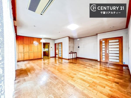 ���r���O �D�����z���܂肪���r���O����ł���ċ��S�n�̗ǂ���Ԃ����o���Ă���܂��I
���났�̎��Ԃ��߂����܂��I