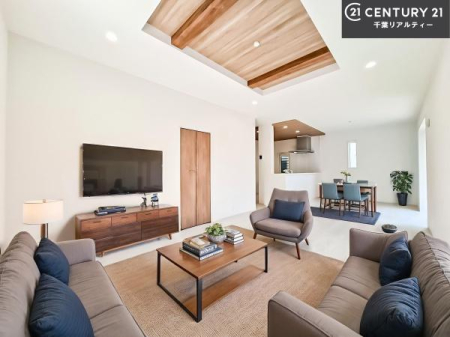 ���r���O �Ƌ��CG�p�[�X�ł��B�J�����̂���L�XLDK�I�\�t�@�[��_�C�j���O�e�[�u����u���Ă������ɂȂ�Ȃ��̂ŉ��K�ɉ߂����܂��I
�R�~���j�P�[�V���������₷�����r���O�ł��I