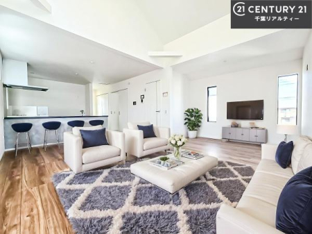 ���r���O �Ƌ��CG�p�[�X�ł��B�J�����̂���L�XLDK�I�\�t�@�[��_�C�j���O�e�[�u����u���Ă������ɂȂ�Ȃ��̂ŉ��K�ɉ߂����܂��I�R�~���j�P�[�V���������₷�����r���O�ł��I