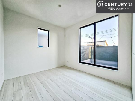 �m�� �o���R�j�[�ɖʂ��Ă���m���ł��B���邭�����肪����A���C����������ł��܂��I���N���āA�O�ɏo�Ĕw�L�т����[�ċz�����ǂ������}������邱�Ƃ��ł��܂��B