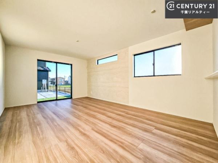 ���r���O �J�����̂���L�XLDK�I�\�t�@�[��_�C�j���O�e�[�u����u���Ă������ɂȂ�Ȃ��̂ŉ��K�ɉ߂����܂��I�R�~���j�P�[�V���������₷�����r���O�ł��I