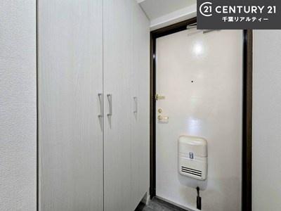 ���� �V���[�Y�{�b�N�X�t���Ȃ̂ŁA���ւ��Еt�����|�������₷���ł��I
�X�b�L���������ւŌ˂��J�����u�ԁA�������̂���S�n������Ԃ��o�}���Ă���܂��B
