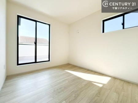 �����\�z�}(����) ���邭���ʂ��̗ǂ������ł��B�u�V���v���v�Ƀf�U�C�����ꂽ�����B���R�x�������̂ŉƋ�⃌�C�A�E�g�ł��D�݂̋�Ԃ�n��グ���܂��B�����x�A���n�ɂĂ��m�F���������B�i���d�l�j