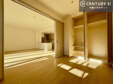 ���r���O�ȊO�̋��� ���r���O�Ɨאڂ����m���ł��I�Ǝ��̋x�e�X�y�[�X��L�b�Y�X�y�[�X�Ƃ��Ċ��p����̂��悳�����ł��ˁI