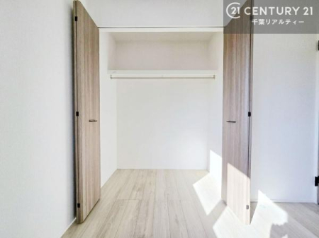 ���[ �S�����Ɏ��[���������Ă��邽�߁A�ߗނ���p�i���������萮�����₷���A���������L�X�Ǝg����Z�܂��ł��B�����̕Еt�������₷���A���K�Ȑ�����Ԃ��ۂĂ܂��B