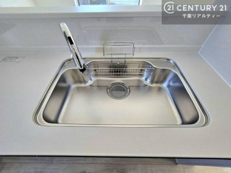 �L�b�`�� ���G�ꂸ�ɑ���ł���^�b�`���X�������̗p�B��������肪����Ă��鎞�ł��g���₷���A�q���ʂł����S�֗̕��Ȑݔ��ł��B