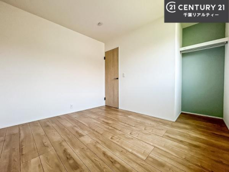 �m�� ���[�X�y�[�X�����Ă��܂��I�������X�b�L�����ڂ��鎖���ł��܂��ˁB
�Ƌ��I�΂Ȃ��V���v���ȃf�U�C���ׁ̈A�Ƌ��I�΂����C�ɓ���̋�ԍ�肪�ł������ł��ˁB
