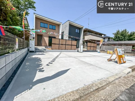 ���ԏ� ���ԃX�y�[�X��2�䕪����܂��I�Z�J���h�J�[�͂������A�o�C�N�⎩�]�ԂȂǂ��u���ꏊ�ɍ���܂���B