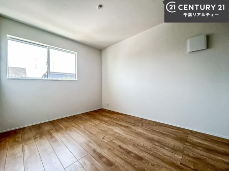 �m�� �D���������������ޗm���́A���̖ڊo�߂��C�������ǂ������ł��ˁB���������Ԃ��������Ɖ߂������Ƃ��ł��܂��B�D�����F�����̃t���[�����O���ǂ�ȉƋ�ɂ��}�b�`���܂��I