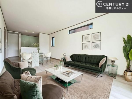 ���r���O �Ƌ��CG�p�[�X�ł��B��؂ȉƑ����W�܂邩�炱��LDK�ɂ͂�����肽���B
�q�����������C�ɏ΂��Ȃ��瑖�����Ă���p�����������u�L���Ƃɂ��ėǂ������v�Ǝv���u�Ԃł��B