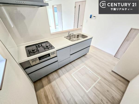 �L�b�`�� ��Ƃ肠�钲���X�y�[�X�ō�Ƃ����₷�����K�ȃL�b�`���ł��I
���q�l�ƈꏏ�ɂ��َq������y���߂�L�X�X�y�[�X�ł��B�y�����������ԂɂȂ肻���ł��ˁI