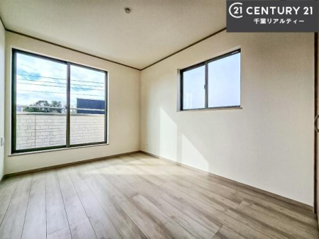 �m�� �o���R�j�[�ɖʂ��Ă���m���ł��B���邭�����肪����A���C����������ł��܂��I���N���āA�O�ɏo�Ĕw�L�т����[�ċz�����ǂ������}������邱�Ƃ��ł��܂��B